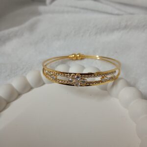 Ad-white-flower-shape-stone-bangle