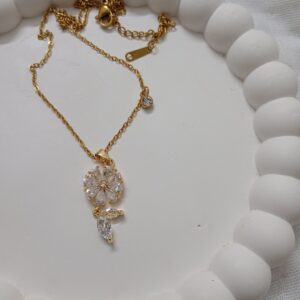 Flower with stone pendant chain