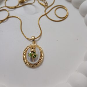 Oval shaped rose flower pendant chain