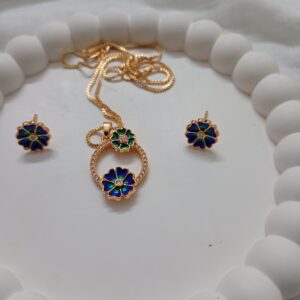 Round shaped blue green flower pendant set